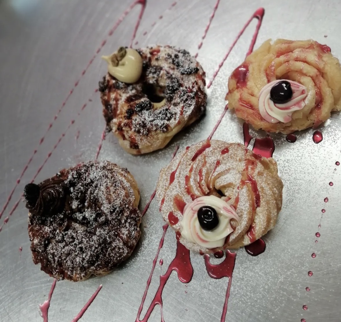 Zeppole decorate